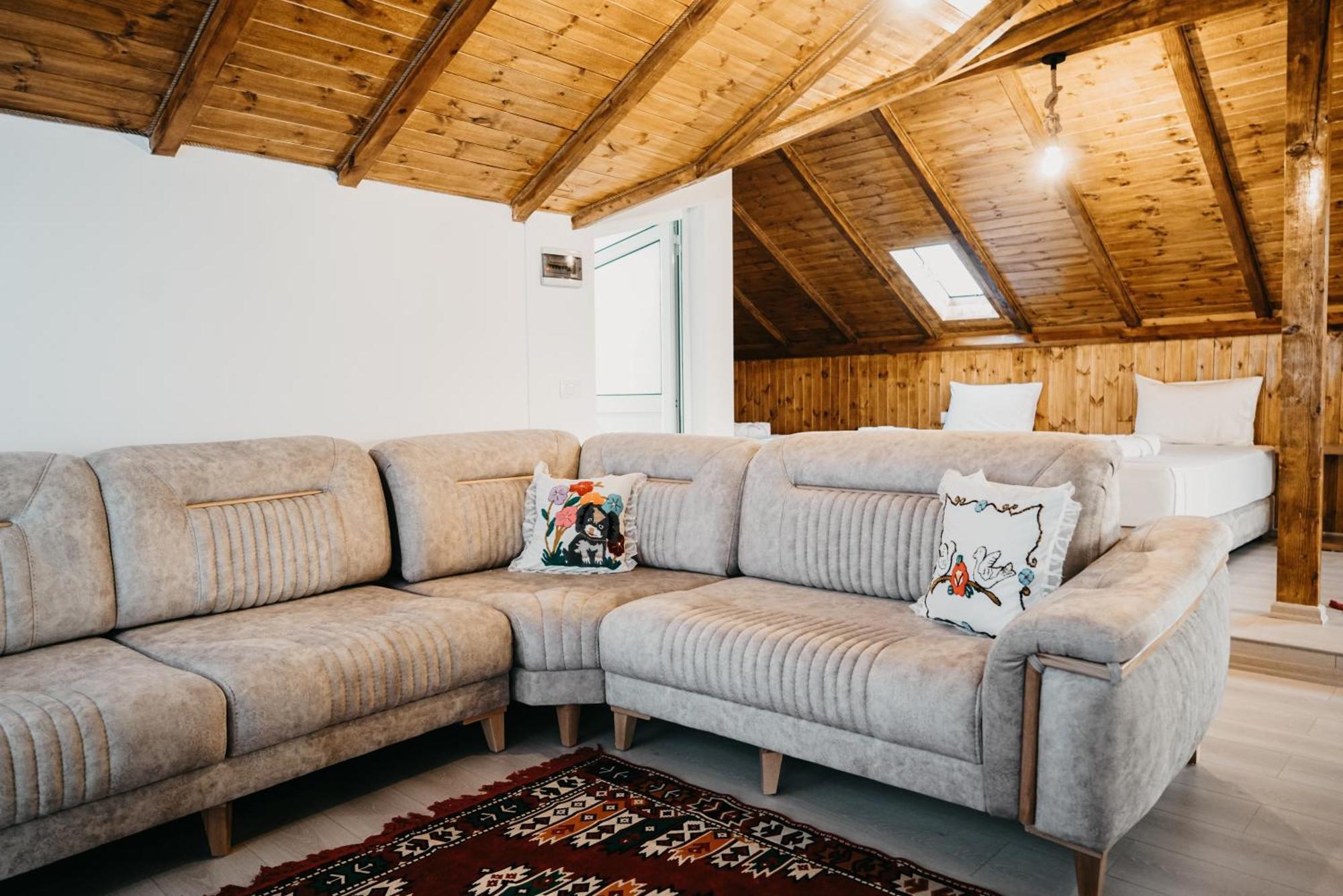 Bujtina Kalaja Inn