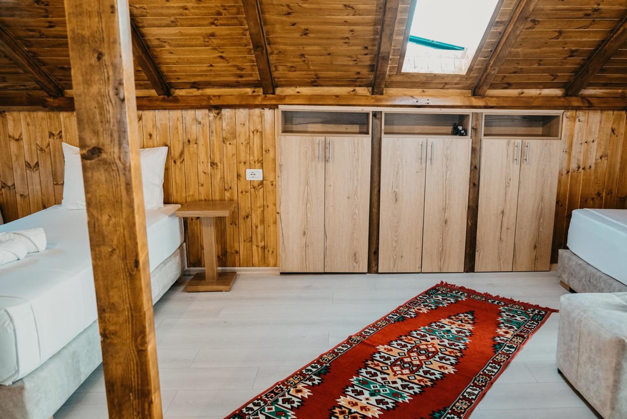 Bujtina Kalaja Inn *